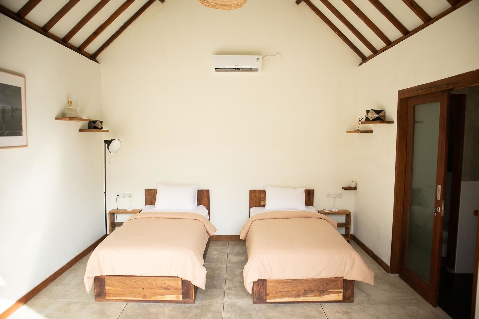 LMBK Surf House
