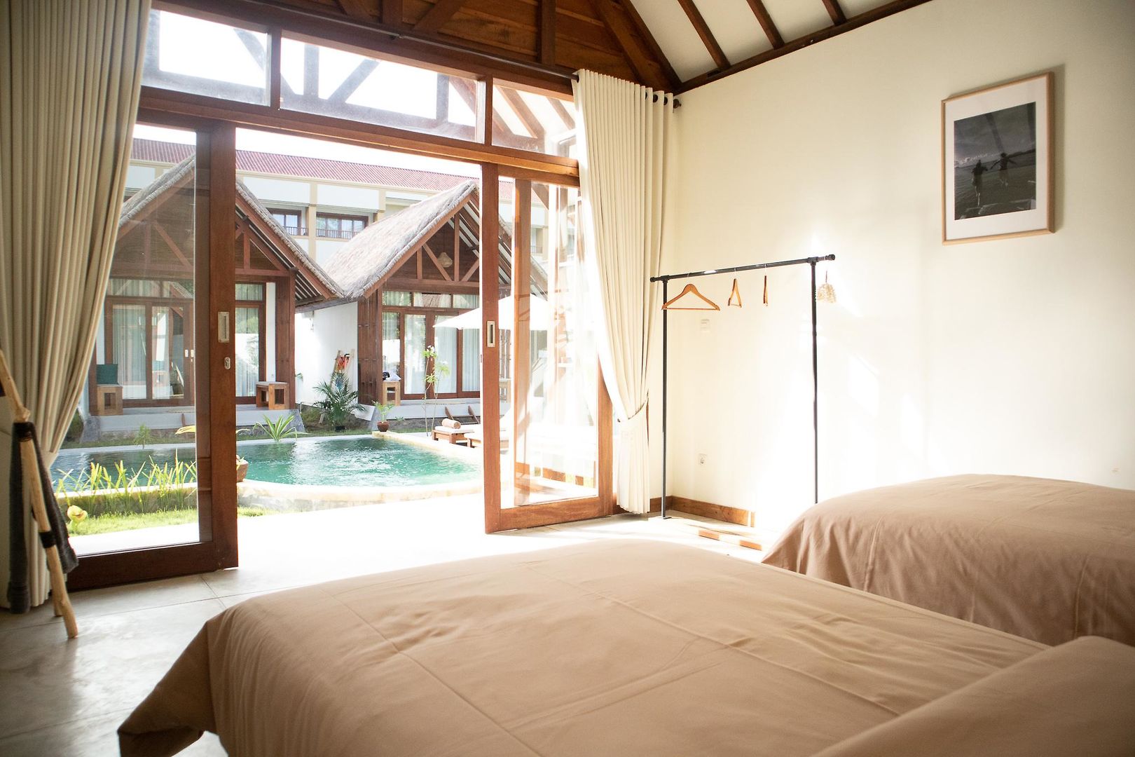 LMBK Surf House