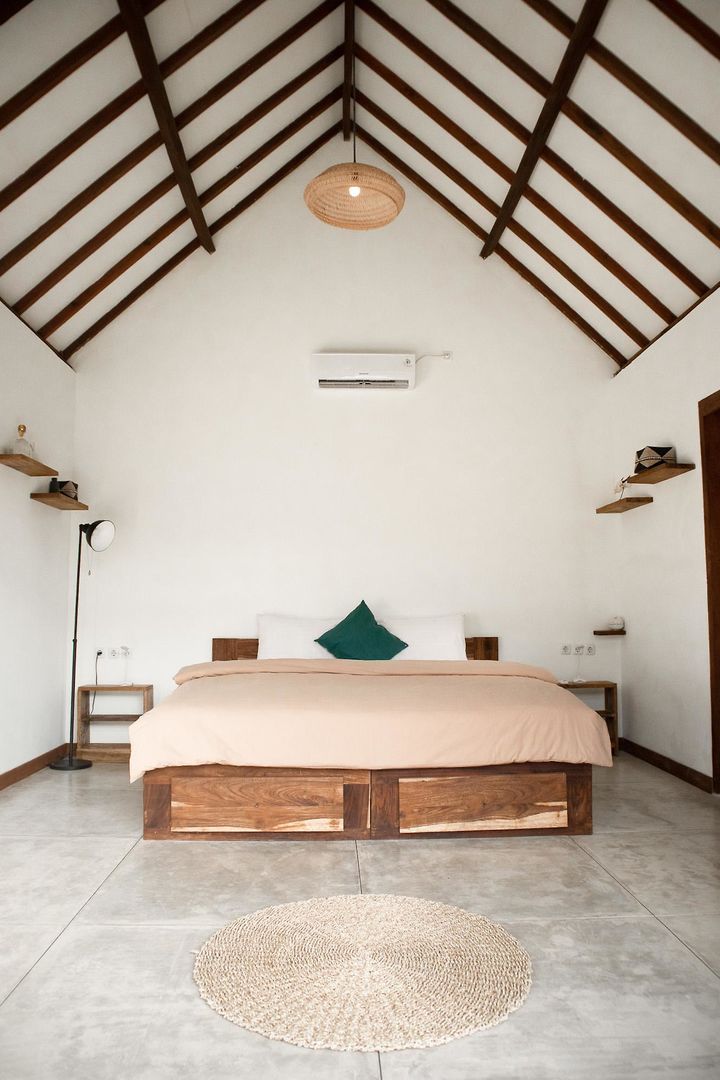 LMBK Surf House