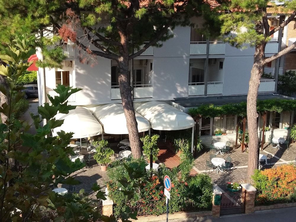 Hotel Fior Di Pino