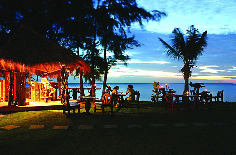 Lanta Casuarina Beach Resort