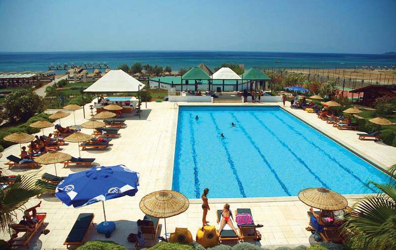 Santa Family Club Hotel