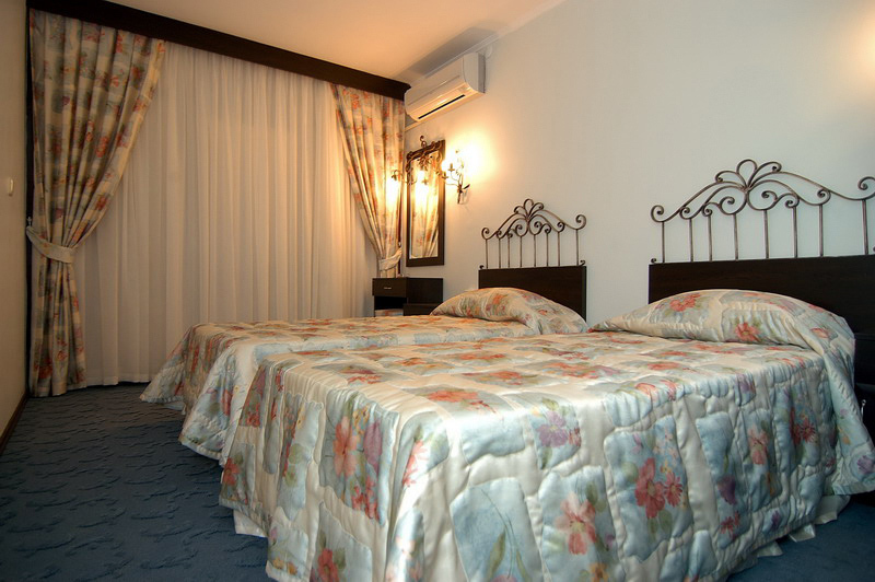 Santa Family Club Hotel