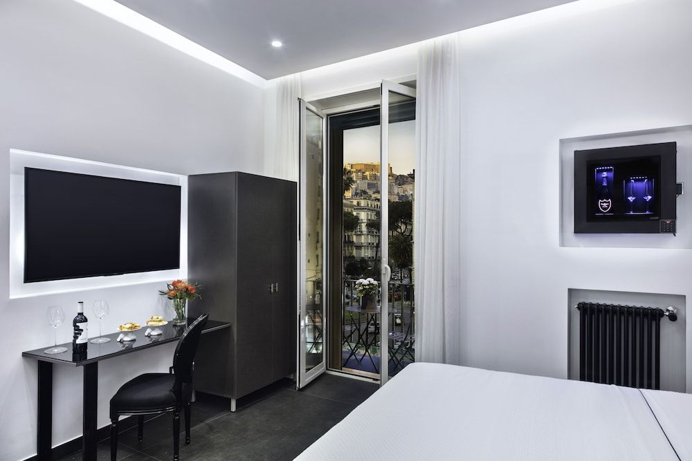 Demart Suites