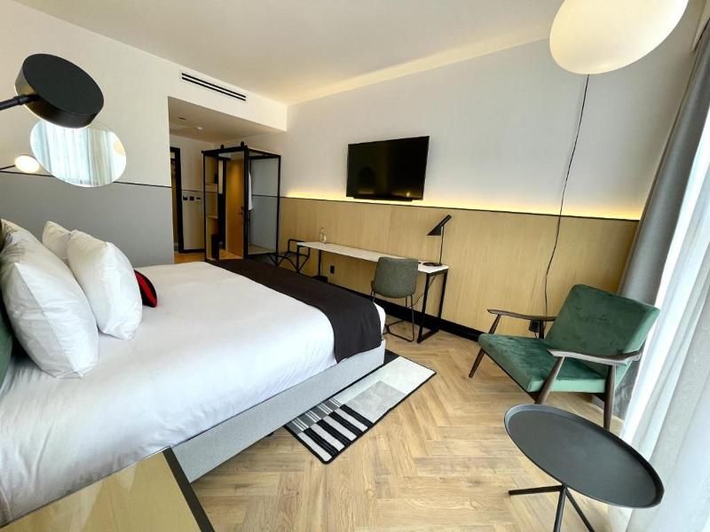 Met Hotel
