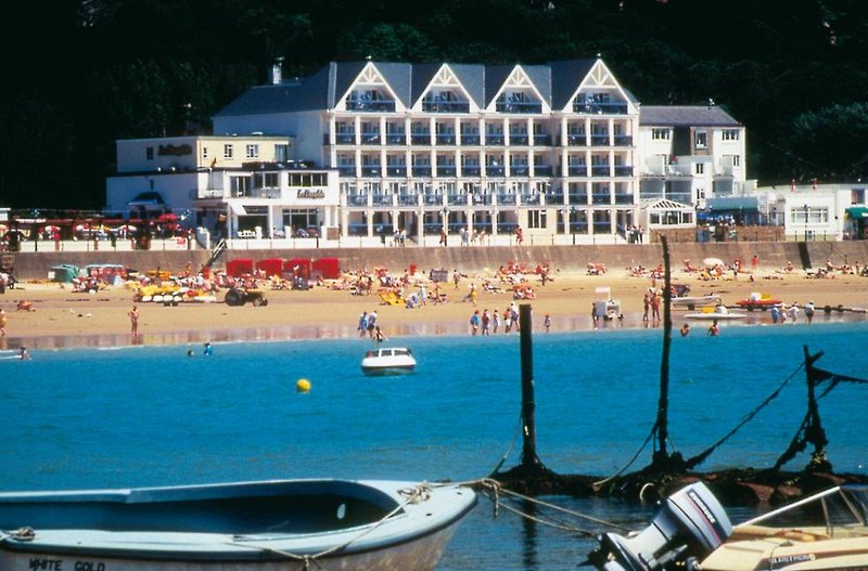 Golden Sands Hotel