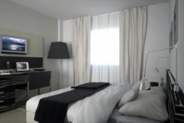 G Hotel