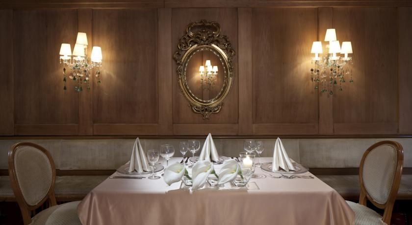 Hotel Table