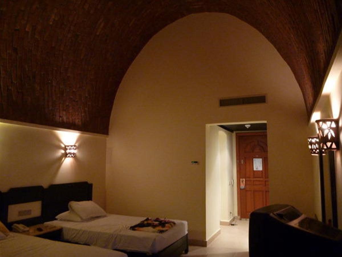 Carnelia Beach Resort