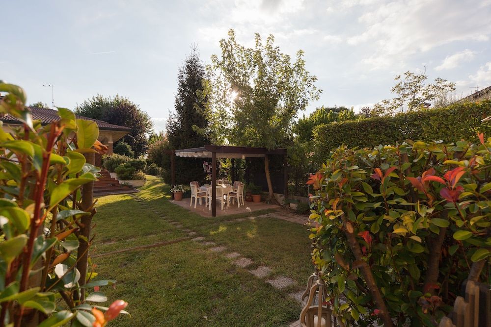 Nina Guest House