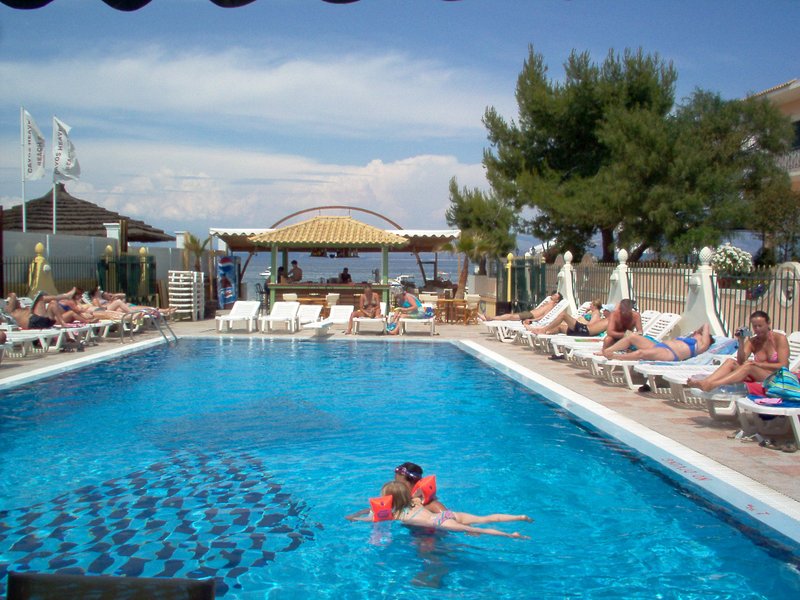 Marilena Caravel Pool