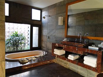 Lebua Lodge At Amer