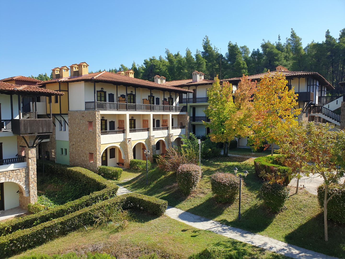 Simantro Resort