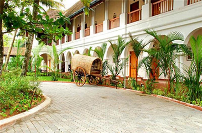 Lemon Tree Vembanad Lake Resort Kerala