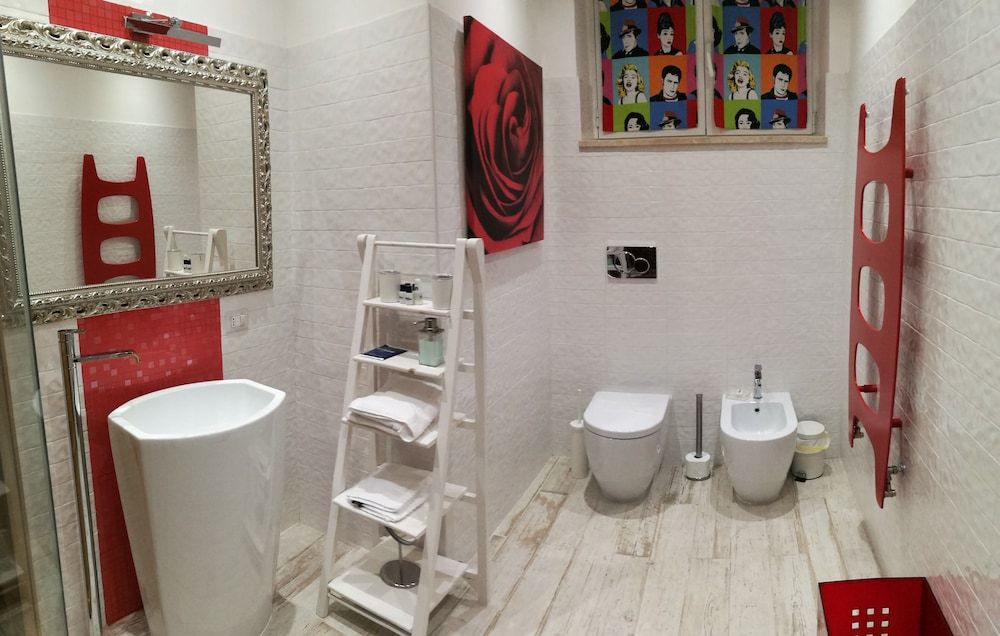 Two Chic Guesthouse