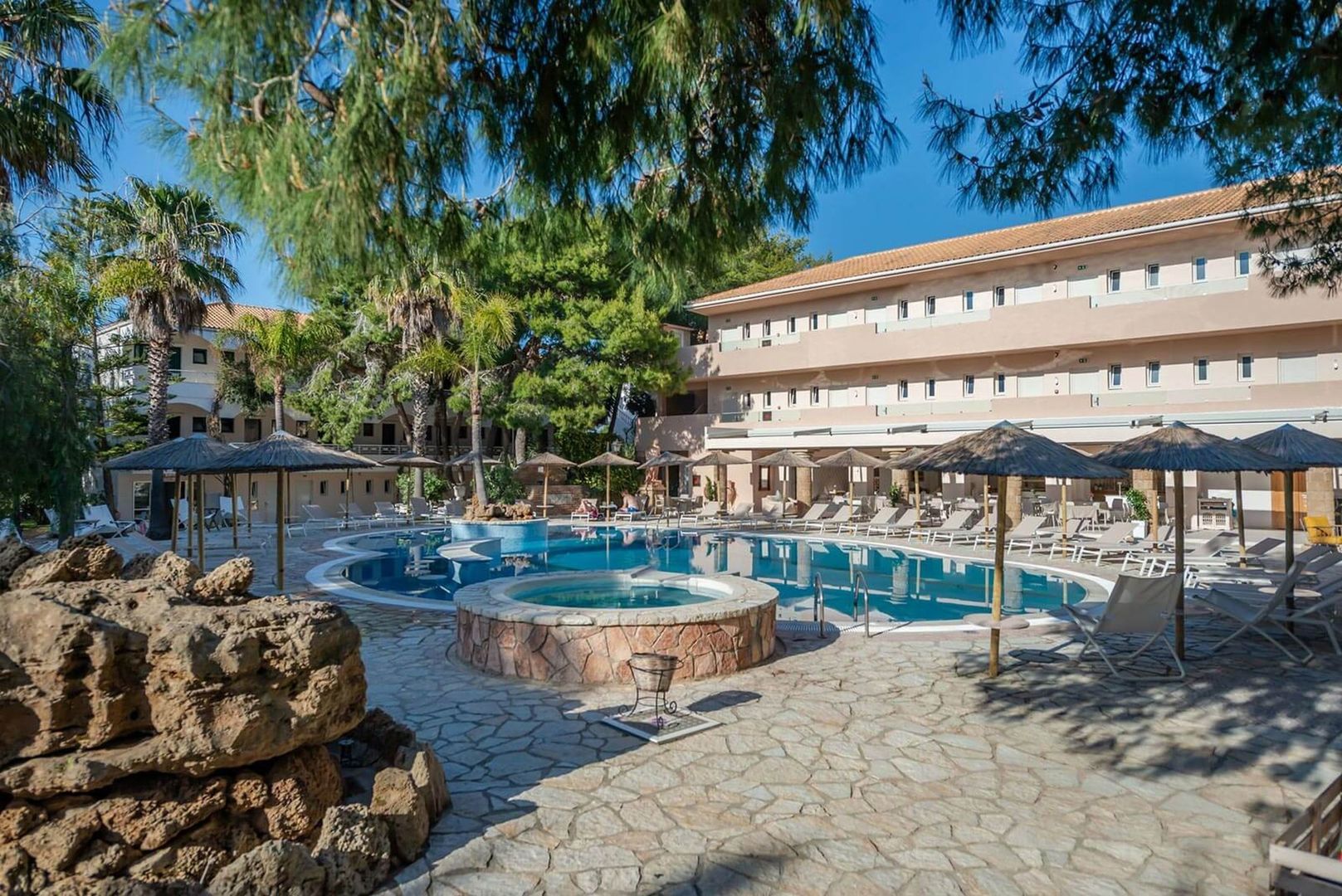 Hotel Vasilikos Beach