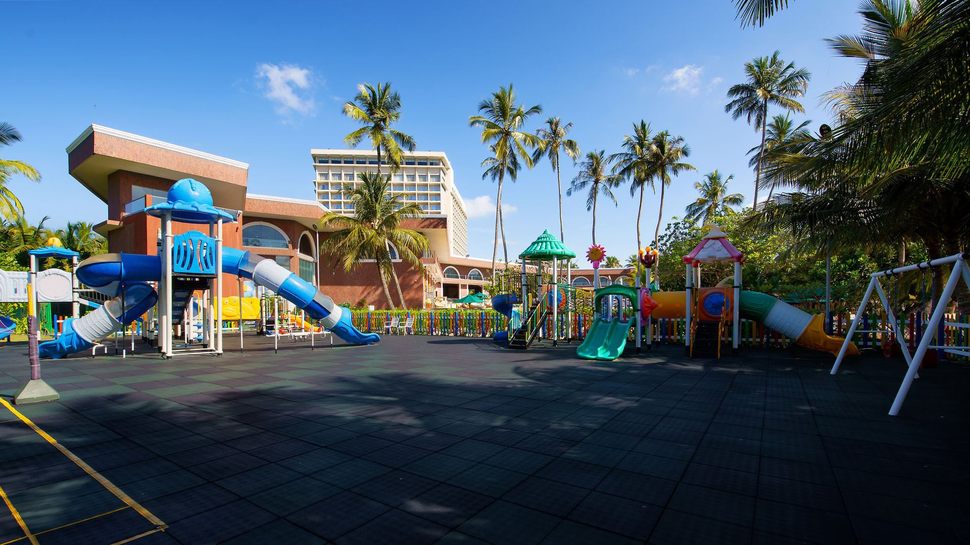 Araliya Beach Resort & Spa