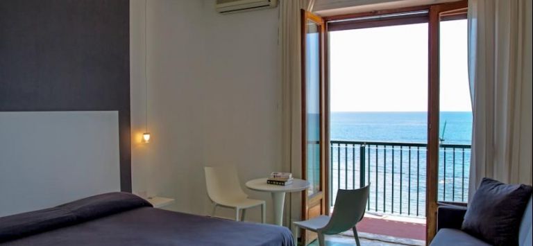 Hotel La Playa