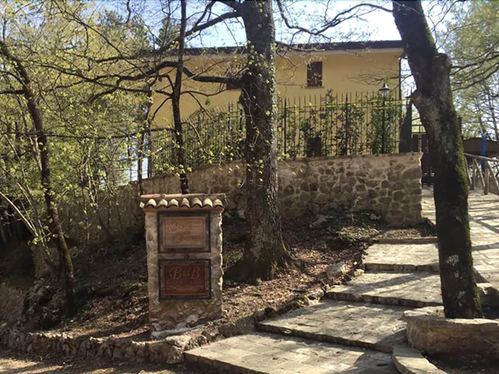 B&B Casale Della Certosa Di Trisulti